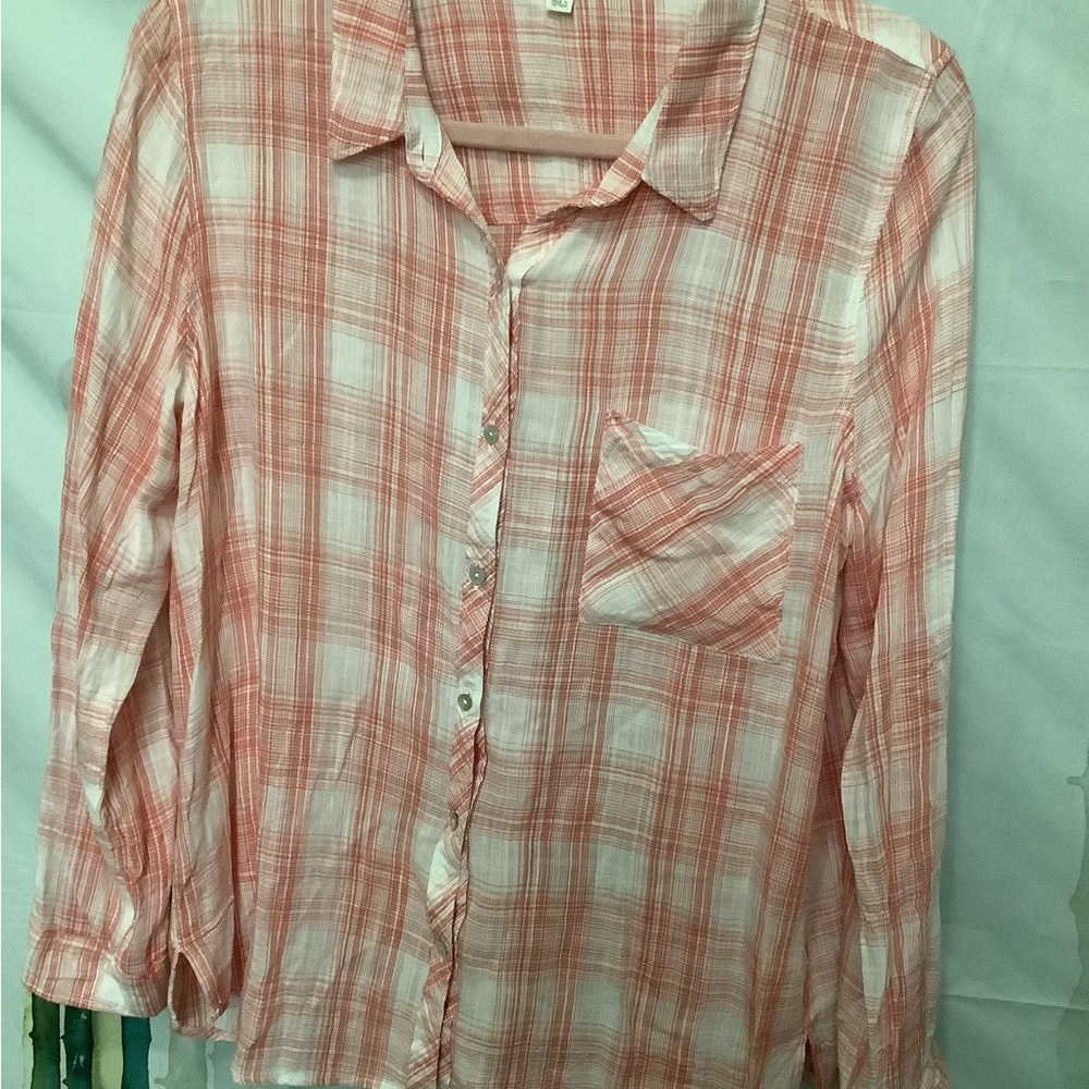 Women’s top Plaid Button-Up Shirt